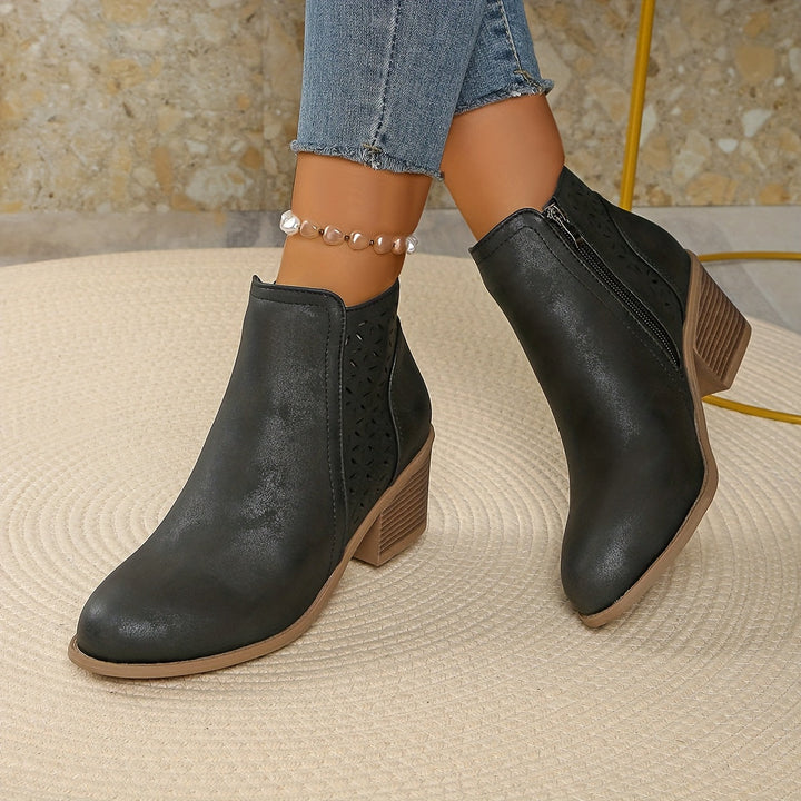 VICTORIA | BREATHABLE ANKLE BOOTS