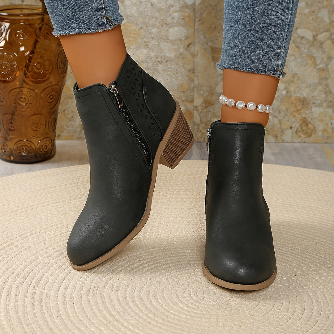 VICTORIA | BREATHABLE ANKLE BOOTS