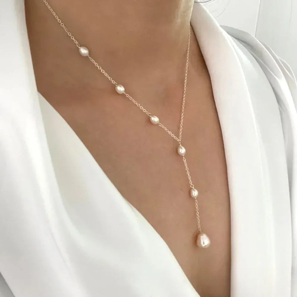 Victoria Vintage Pearl Necklace with Pendant |