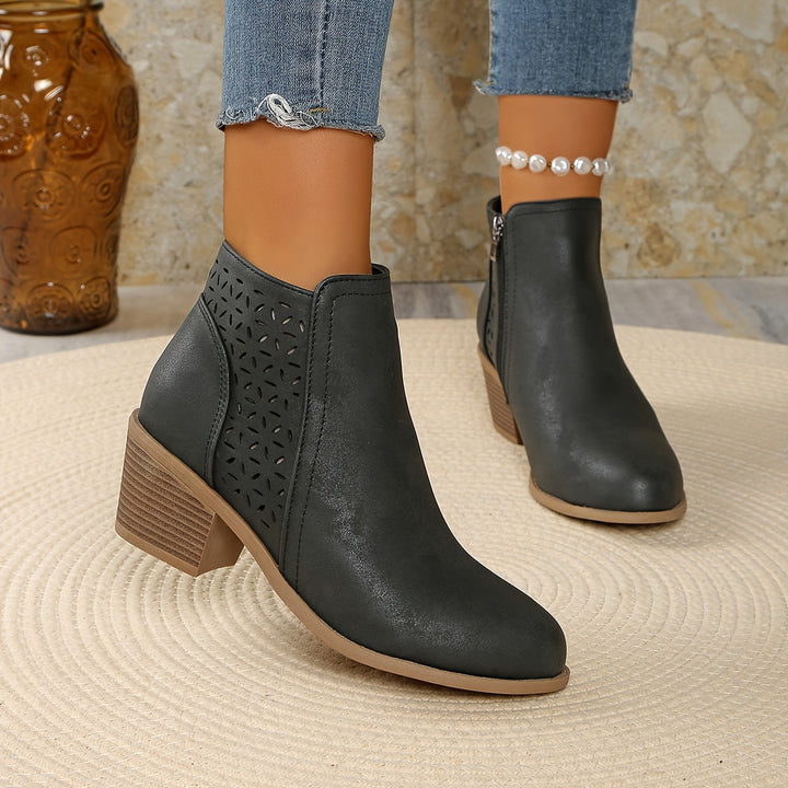 VICTORIA | BREATHABLE ANKLE BOOTS