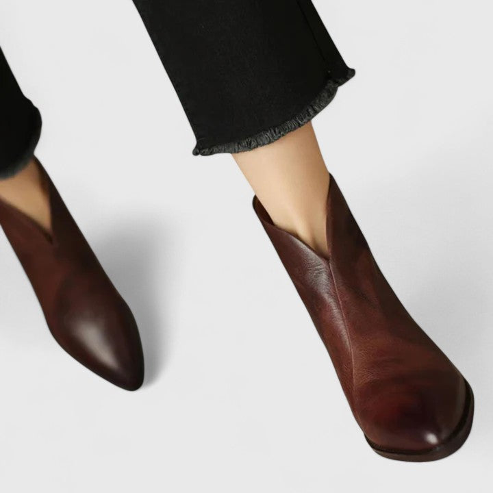 VICTORIA | ELEGANT POINTY BOOTS