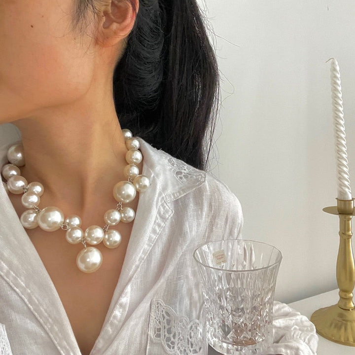Victoria | Charming Pearl Necklace