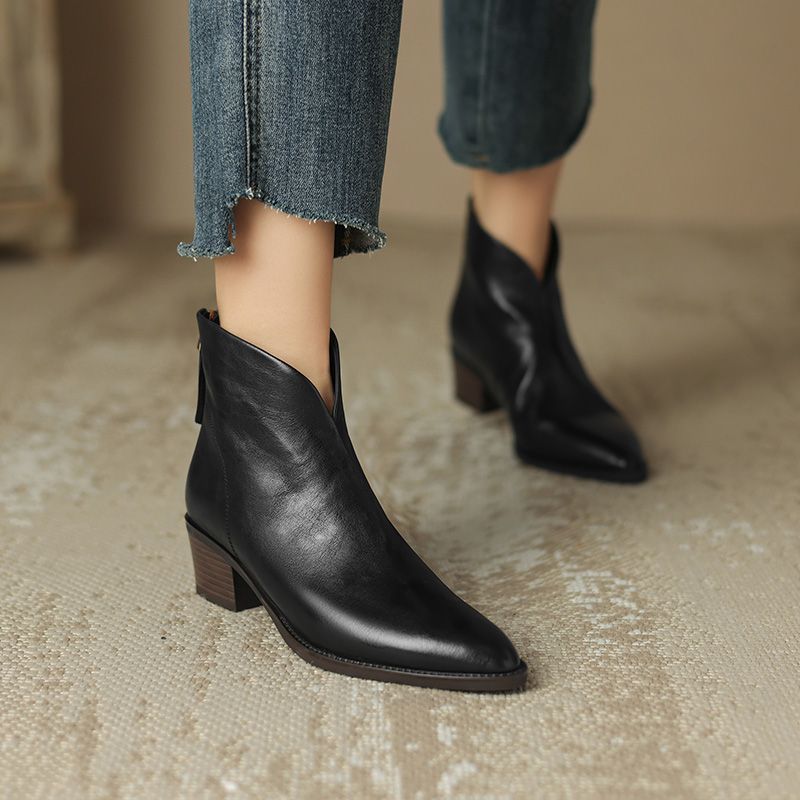 VICTORIA | ELEGANT POINTY BOOTS