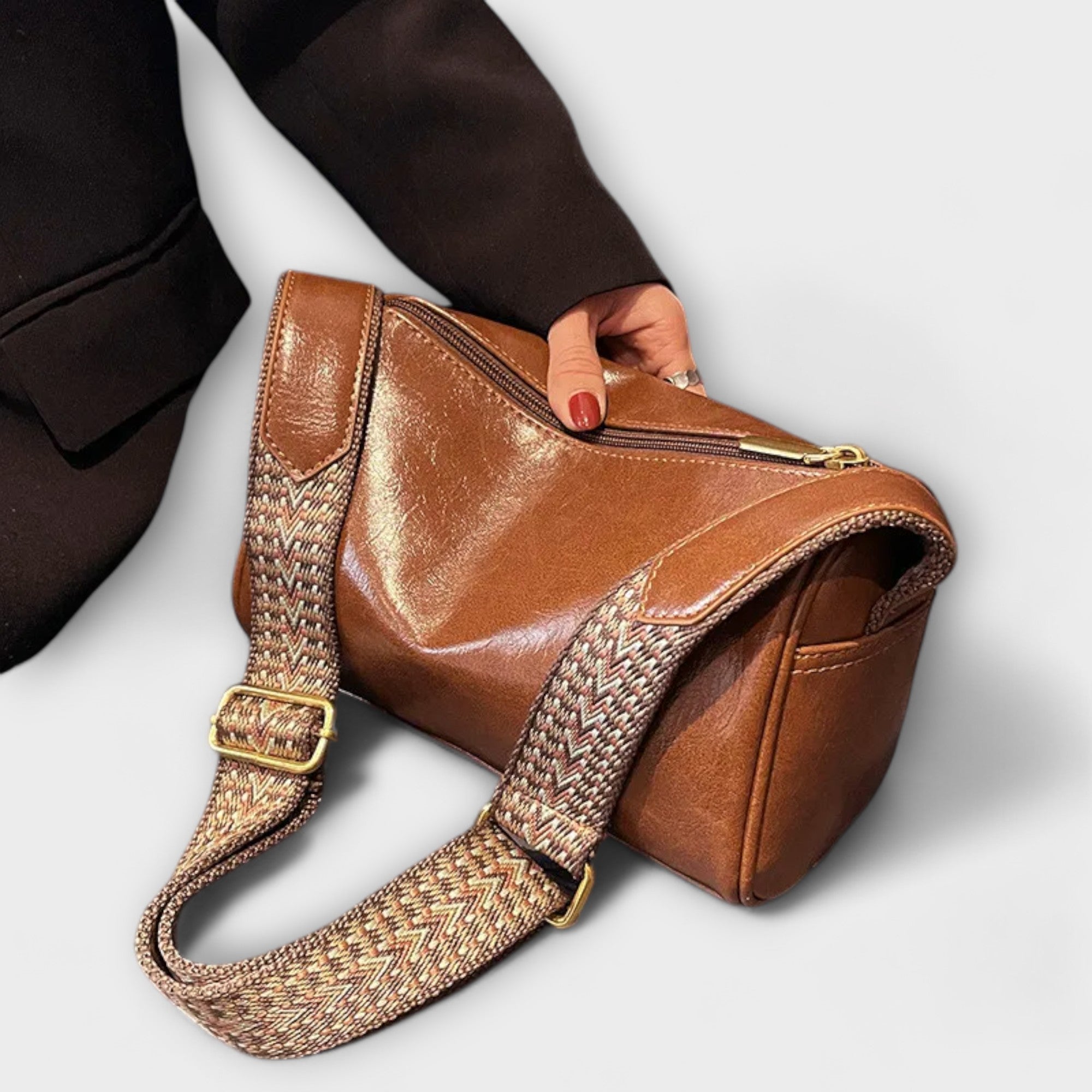 Victoria | Vintage Crossbody Bag