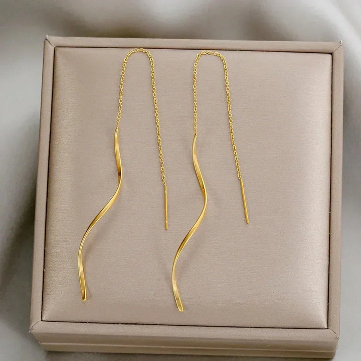 Victoria | Long Earrings with Wavy Design