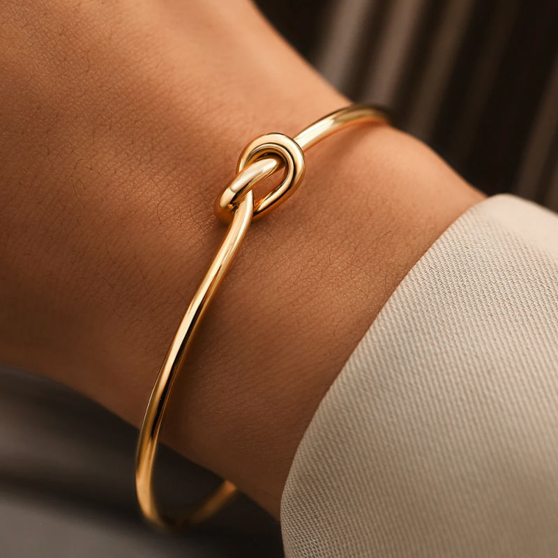 Victoria | Adjustable Vintage Knot Bracelet